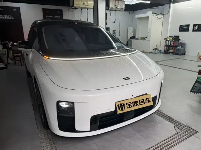 Li Auto i8 — Фото автомобиля 4