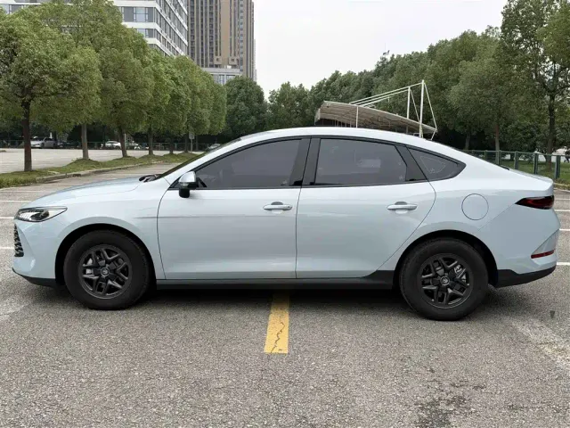 BYD Qin PLUS — Фото автомобиля 8