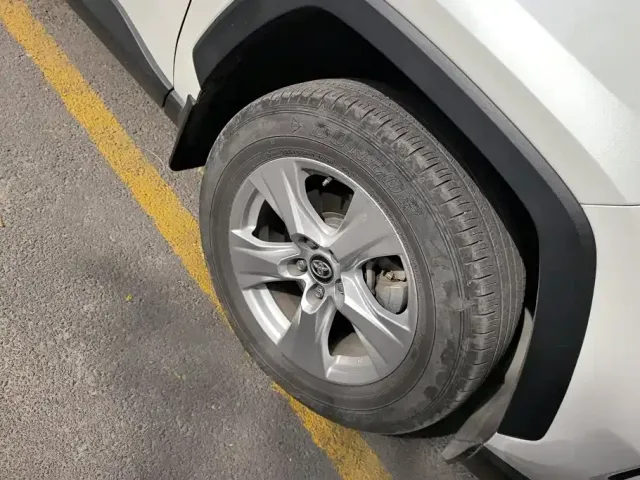Toyota RAV4 — Фото автомобиля 6