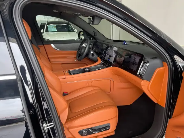 AITO Wenjie AITO M9 2024 Extended Range Ultra 42kWh 6-Seater — Фото автомобиля 29