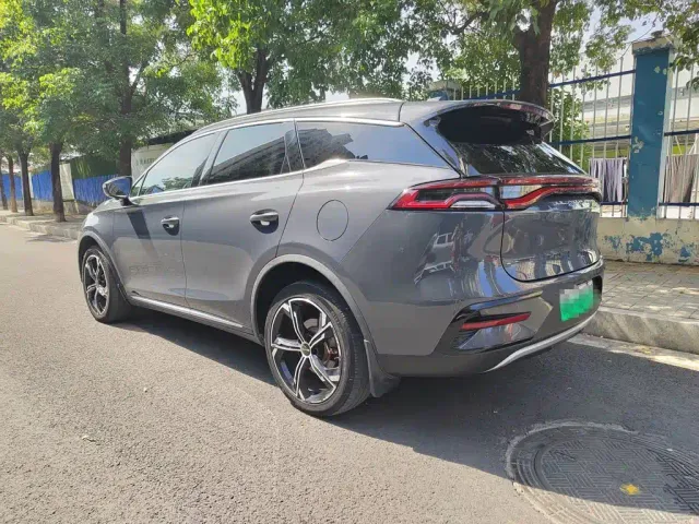 BYD Tang — Фото автомобиля 13