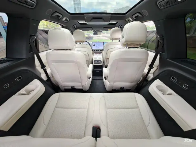 Li Auto L8 — Фото автомобиля 7