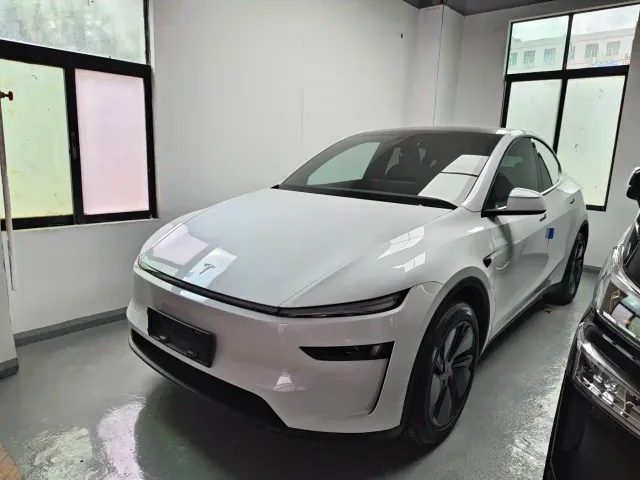 Фотография автомобиля — Tesla Model Y