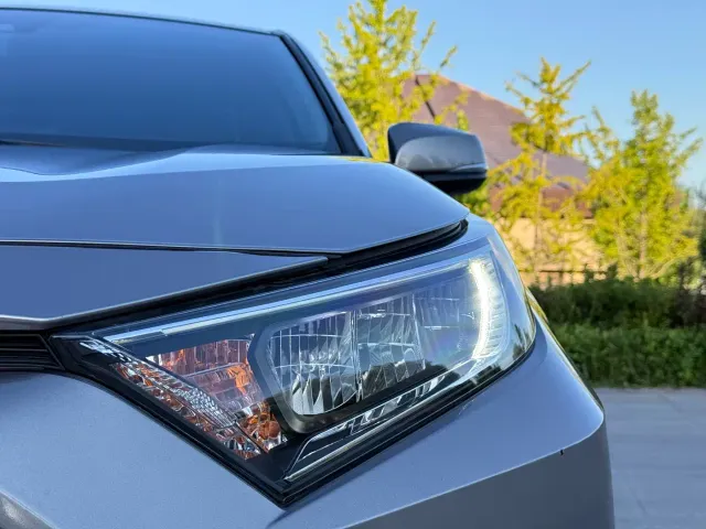 Toyota RAV4 — Фото автомобиля 13