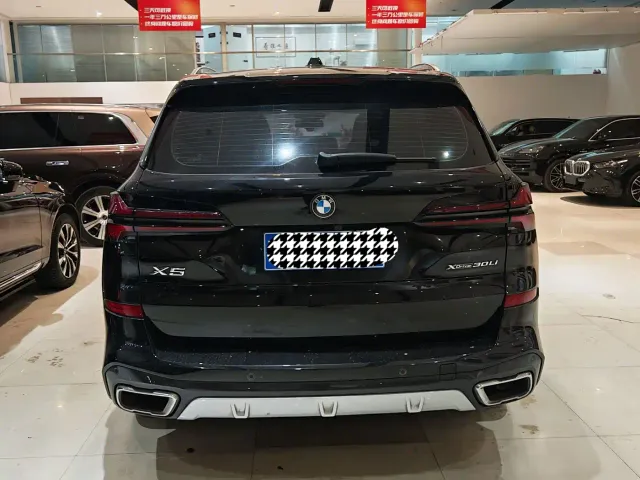 BMW X5 — Фото автомобиля 9