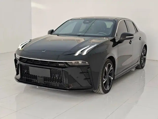 Фотография автомобиля — Lynk & Co 03