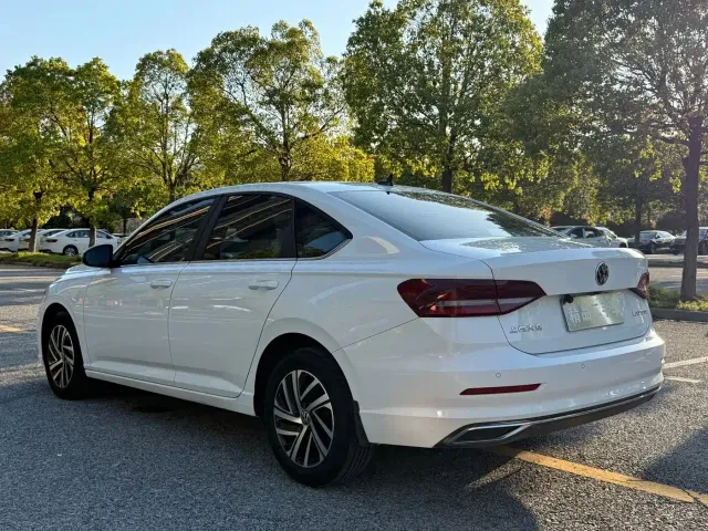 Volkswagen Lavida 2022 1.5L Auto Comfort Edition — Фото автомобиля 10