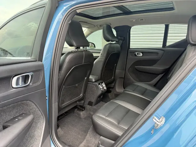 Volvo XC40 — Фото автомобиля 14