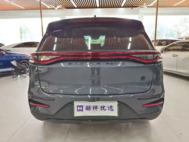 BYD Tang — Фото автомобиля 17