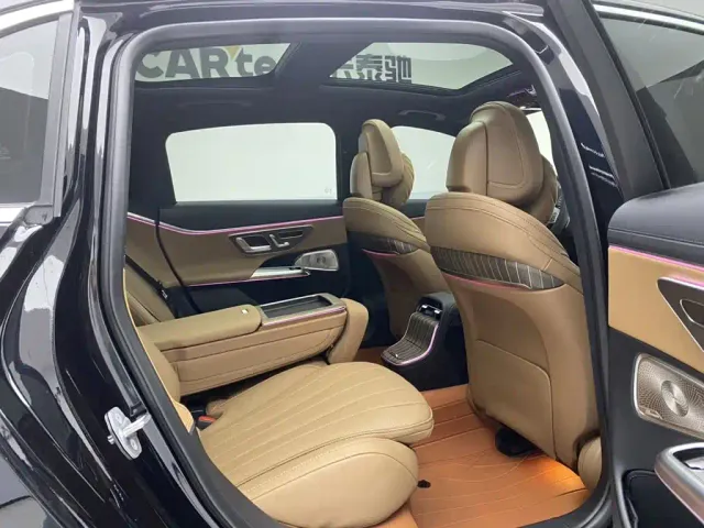 Mercedes-Benz E-Class — Фото автомобиля 19