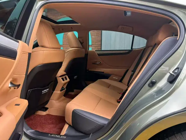 Lexus ES — Фото автомобиля 7