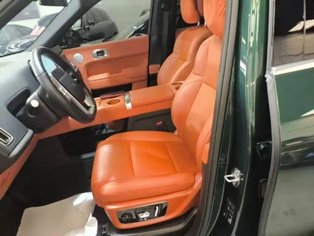 Li Auto L9 — Фото автомобиля 14