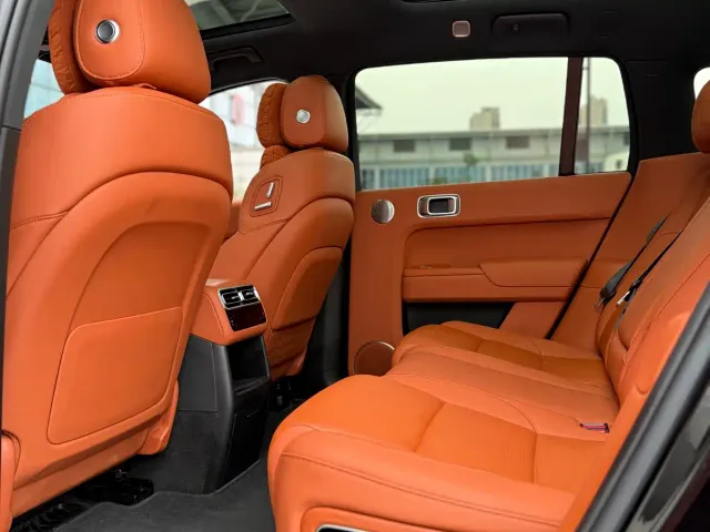 Li Auto L7 — Фото автомобиля 11