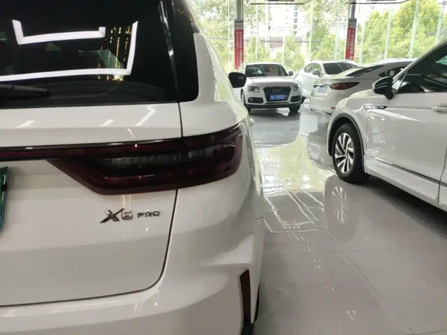 Geely Vision X6 — Фото автомобиля 7
