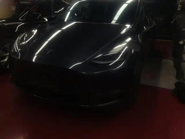 Фотография автомобиля — Tesla Model Y