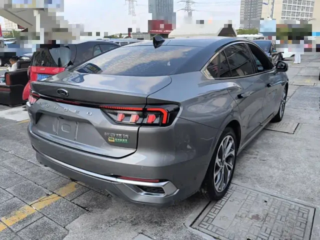 Ford Mondeo — Фото автомобиля 6