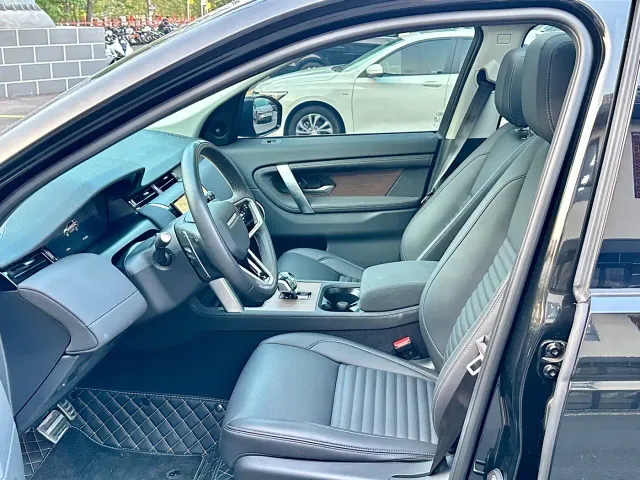 Land Rover Discovery Sport — Фото автомобиля 8