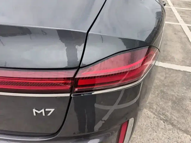 Roewe M7 DMH — Фото автомобиля 7