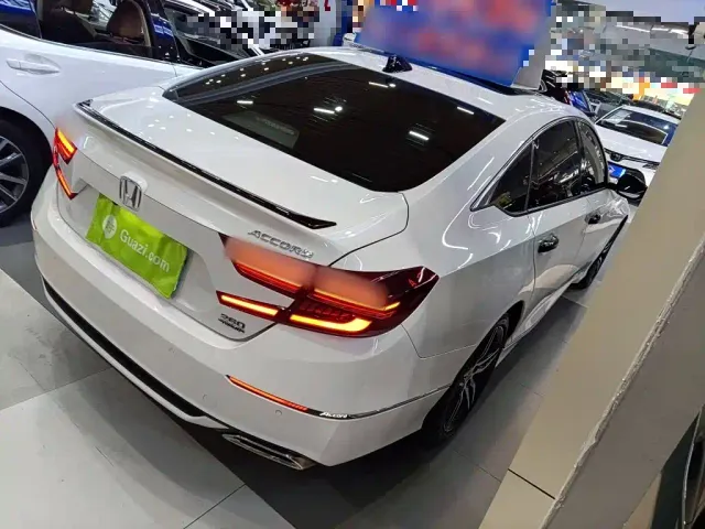 Honda Accord — Фото автомобиля 6