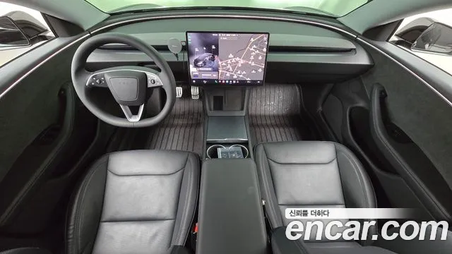 Tesla Model 3 — Фото автомобиля 10