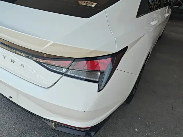 Hyundai Elantra — Фото автомобиля 23