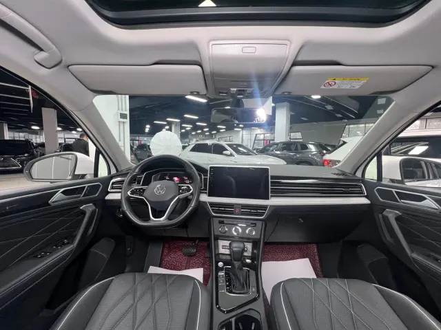 Volkswagen Tiguan L — Фото автомобиля 18