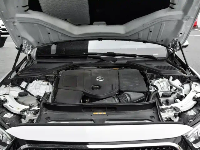 Mercedes-Benz E-Class — Фото автомобиля 7