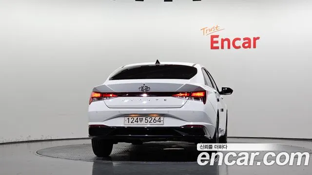 Hyundai Avante CN7 — Фото автомобиля 4