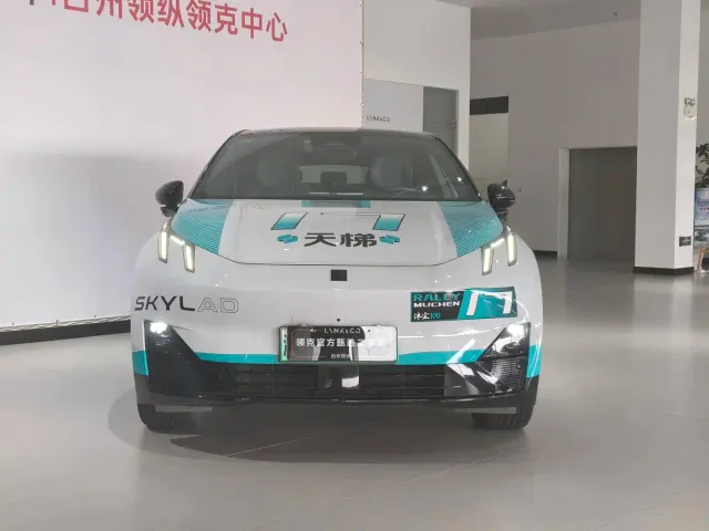 Lynk & Co Z20 — Фото автомобиля 16