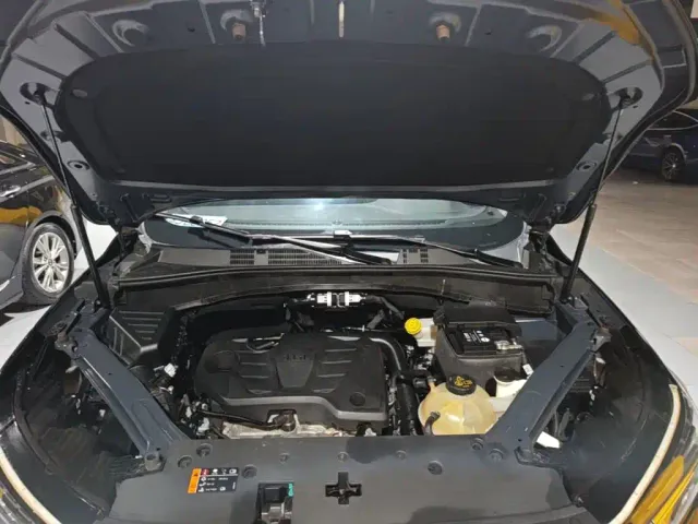 Roewe RX5 — Фото автомобиля 19