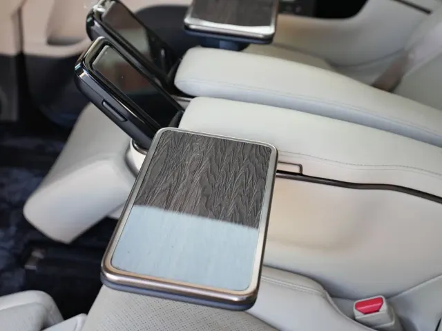 Toyota Alphard — Фото автомобиля 21