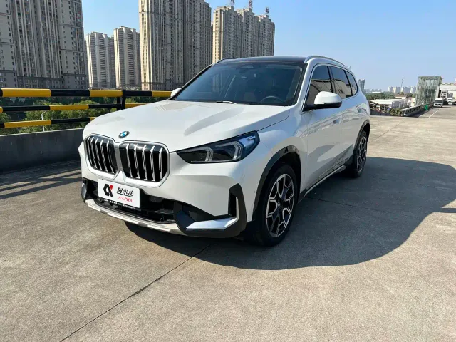Фотография автомобиля — BMW X1