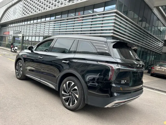 Hongqi HS7 PHEV — Фото автомобиля 15