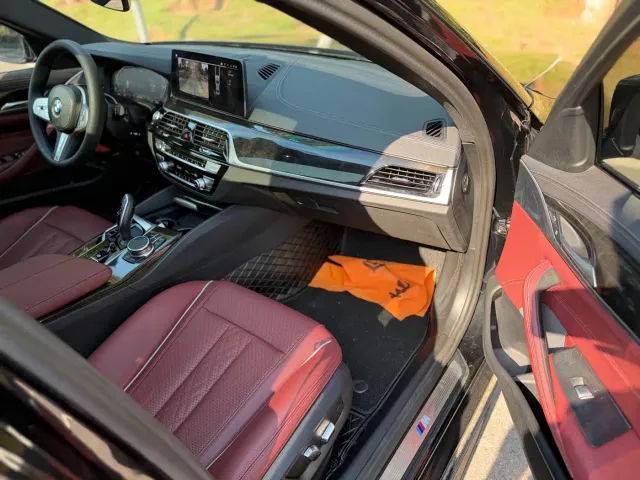BMW 5 Series — Фото автомобиля 9