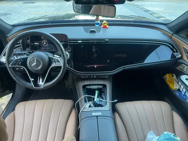 Mercedes-Benz E-Class — Фото автомобиля 6