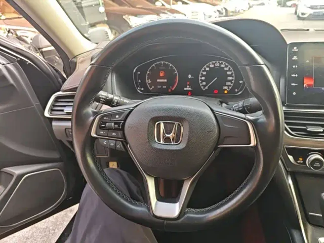 Honda Accord — Фото автомобиля 10