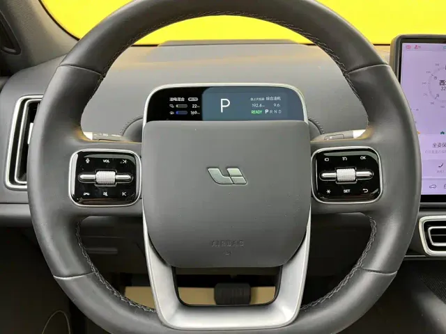 Li Auto L7 — Фото автомобиля 11
