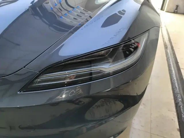 Tesla Model 3 — Фото автомобиля 23
