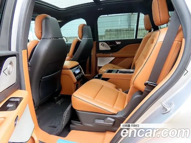 Lincoln Aviator Aviator 2 поколение — Фото автомобиля 6