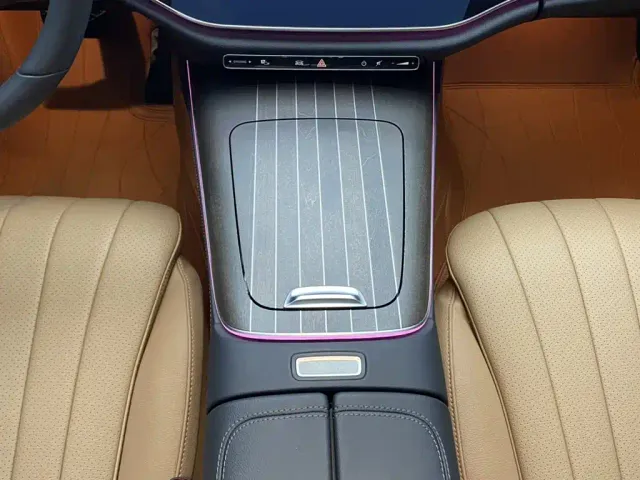 Mercedes-Benz E-Class — Фото автомобиля 27