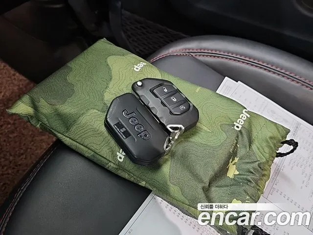 Jeep Wrangler — Фото автомобиля 20