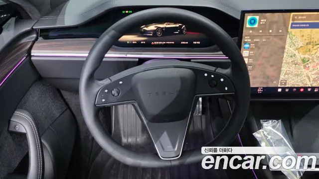 Tesla Model S — Фото автомобиля 13
