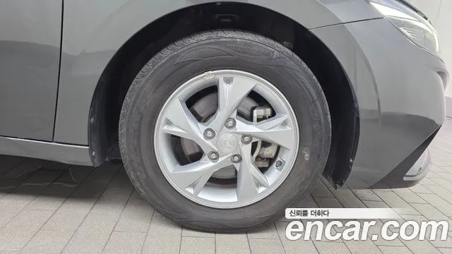 Hyundai Avante CN7 — Фото автомобиля 6