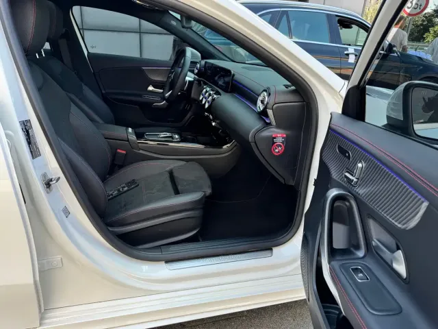 Mercedes-Benz A-Class — Фото автомобиля 26