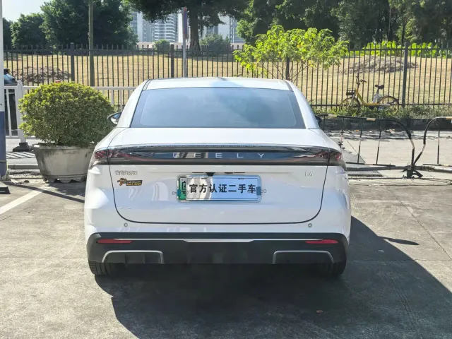 Geely Galaxy L6 — Фото автомобиля 17