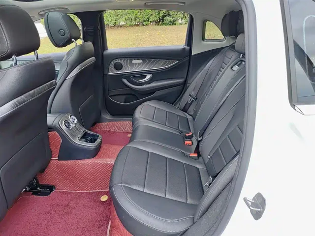 Mercedes-Benz E-Class — Фото автомобиля 8