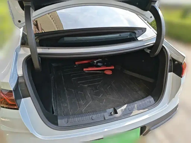 BYD Qin L — Фото автомобиля 20