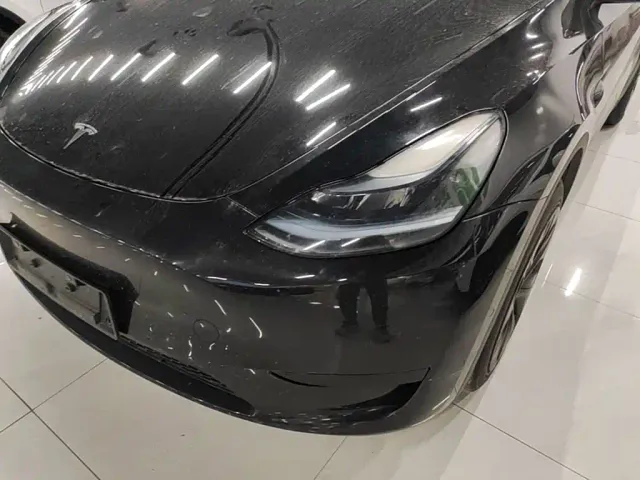 Tesla Model Y — Фото автомобиля 23