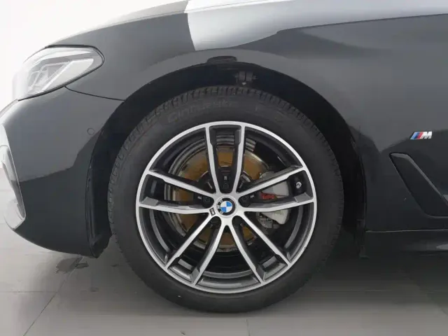 BMW 5 Series — Фото автомобиля 17