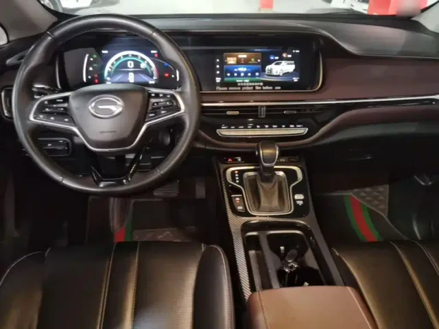 GAC Trumpchi M6 — Фото автомобиля 9